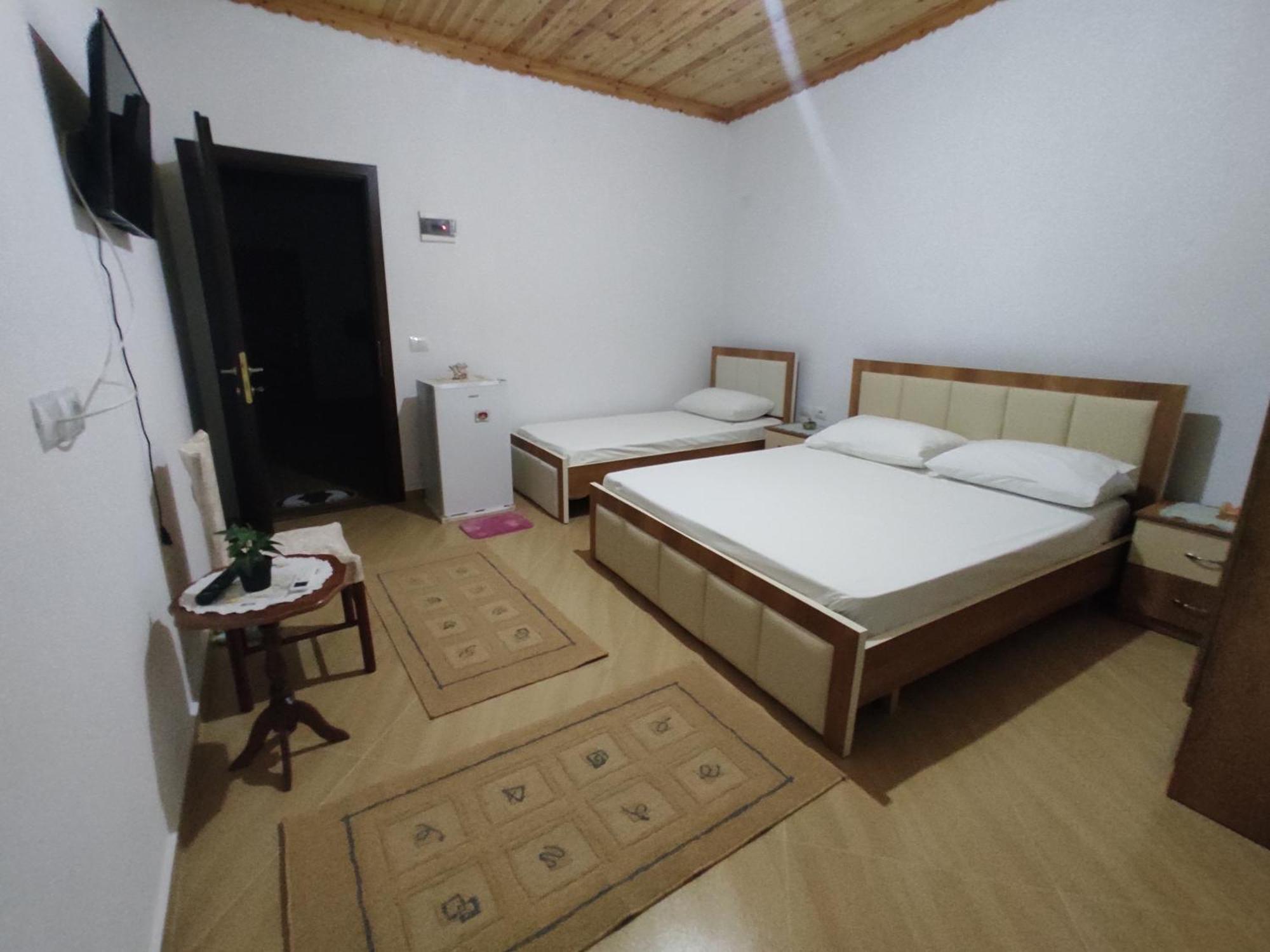 Dino Guest House Gjirokastër Extérieur photo