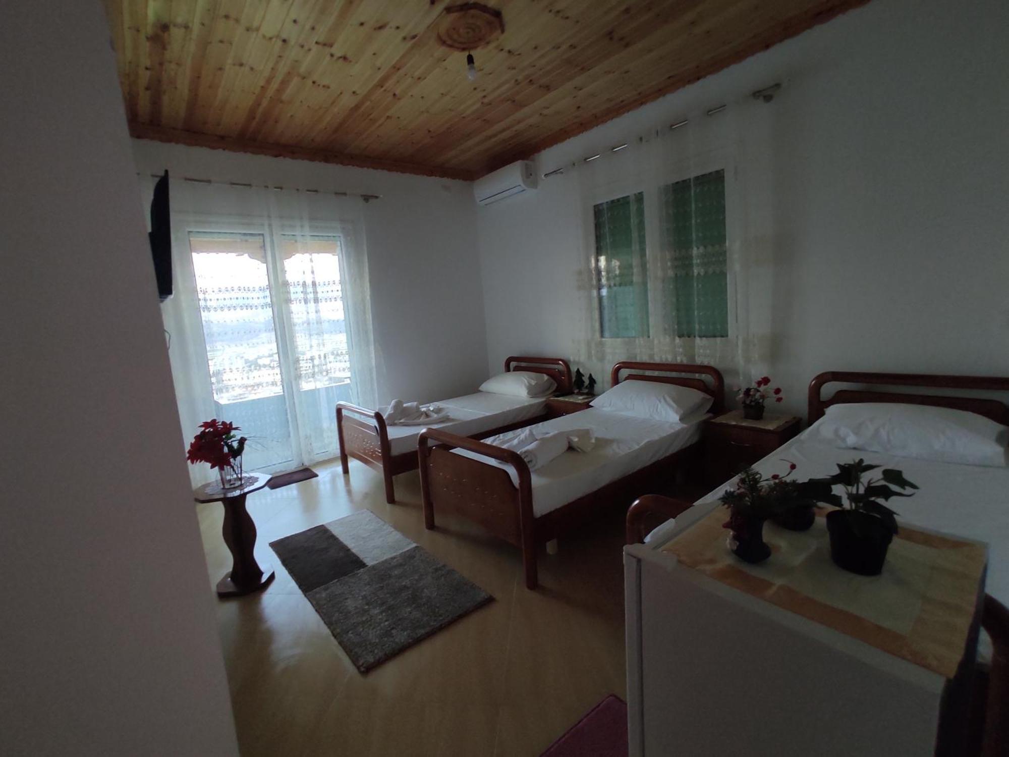 Dino Guest House Gjirokastër Extérieur photo